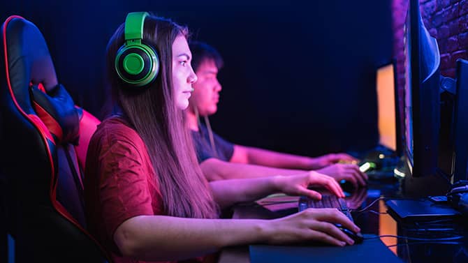 https://www.kaspersky.co.uk/content/en-gb/images/repository/isc/2022/top-10-online-gaming-risks-1.jpg